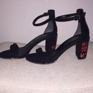 Kenneth Cole sandals